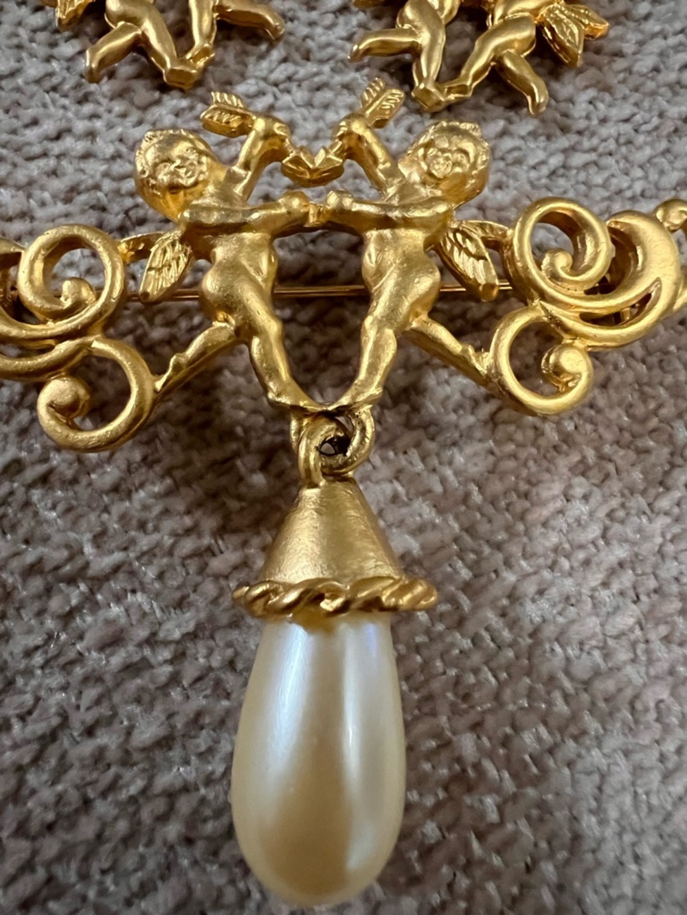 Vintage Gold-Tone Cherub Pearl Drop Brooch & Earrings Set - Picture 2 of 5